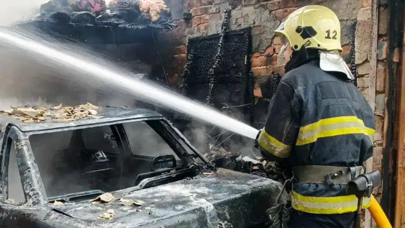 На Вінниччині через коротке замикання згоріли гараж та господарська будівля