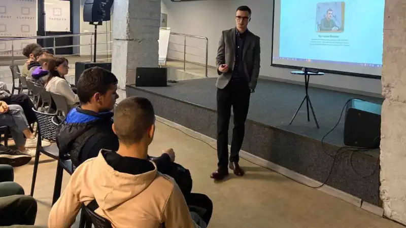 У Вінниці провели тренінг для молоді про поважну комунікацію з ветеранами У Вінниці провели тренінг для молоді про поважну комунікацію з ветеранами