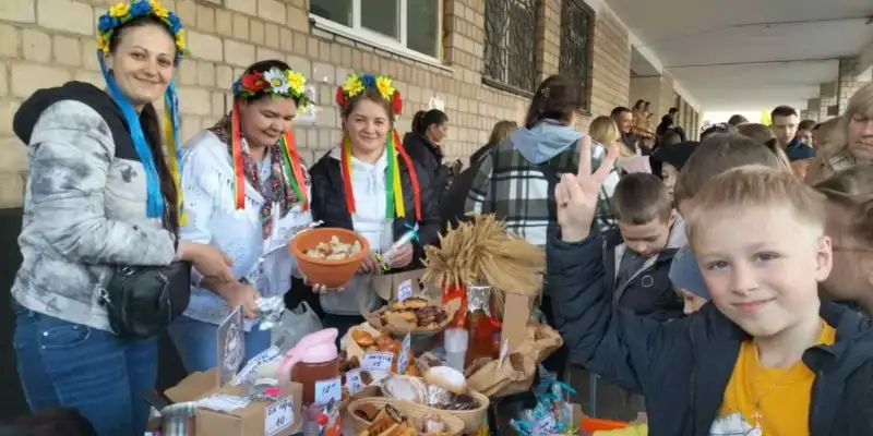 Учні, батьки та педагоги вінницького ліцею зібрали понад 600 тисяч гривень на дрони для ЗСУ