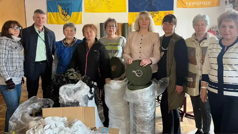 Міграційна служба Вінниччини передала волонтерам матеріали для маскувальних сіток Міграційна служба Вінниччини передала волонтерам матеріали для маскувальних сіток