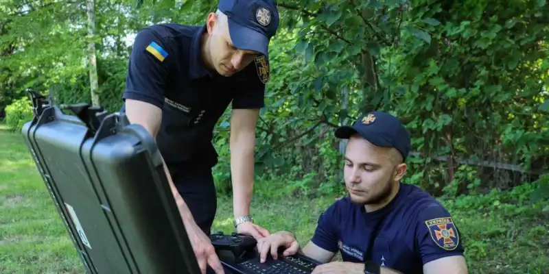 Підводна безпека: вінницькі рятувальники отримали дрони для роботи у водоймах