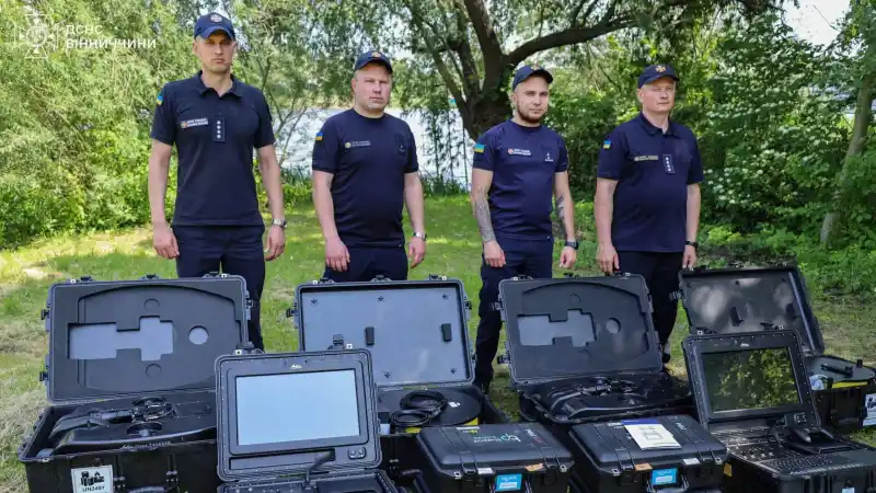 Підводна безпека: вінницькі рятувальники отримали дрони для роботи у водоймах
