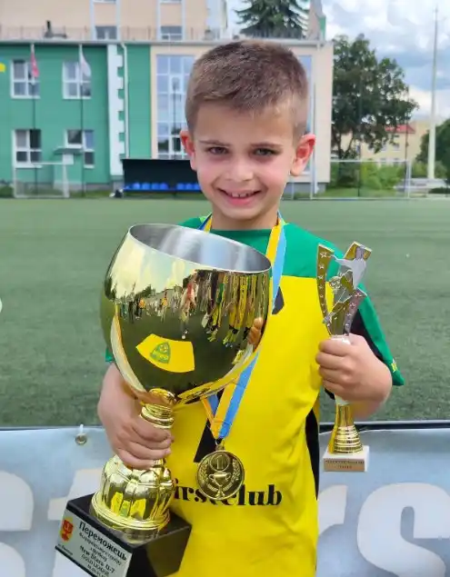 Перемога маленьких чемпіонів: вінницькі футболісти тріумфували на турнірі New Stars 2025 Перемога маленьких чемпіонів: вінницькі футболісти тріумфували на турнірі New Stars 2025