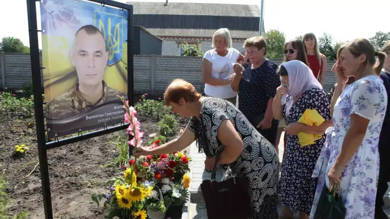 У Малих Крушлинцях відкрили Алею Слави на честь полеглих земляків У Малих Крушлинцях відкрили Алею Слави на честь полеглих земляків