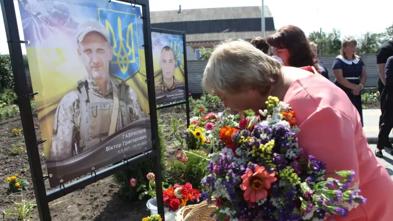 У Малих Крушлинцях відкрили Алею Слави на честь полеглих земляків У Малих Крушлинцях відкрили Алею Слави на честь полеглих земляків